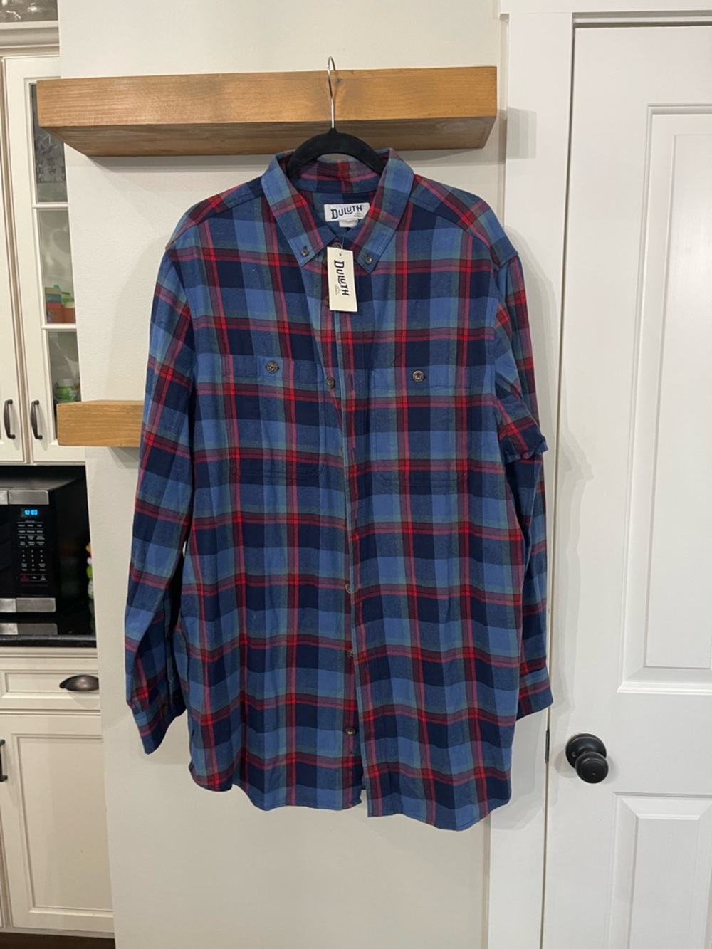 NWT Duluth Trading Co Men’s Navy Blue & Red Plaid Button-Down Shirt